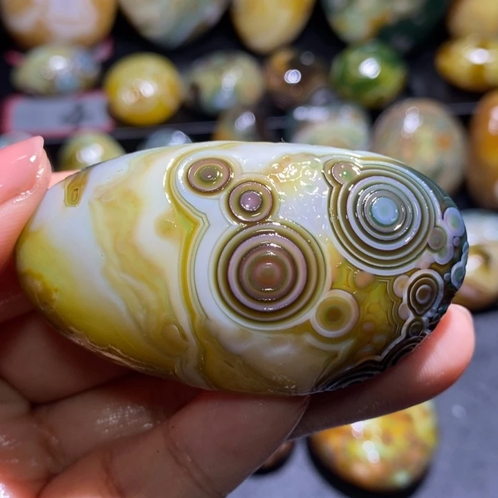 未镶嵌玛瑙/玉髓珠宝奇石