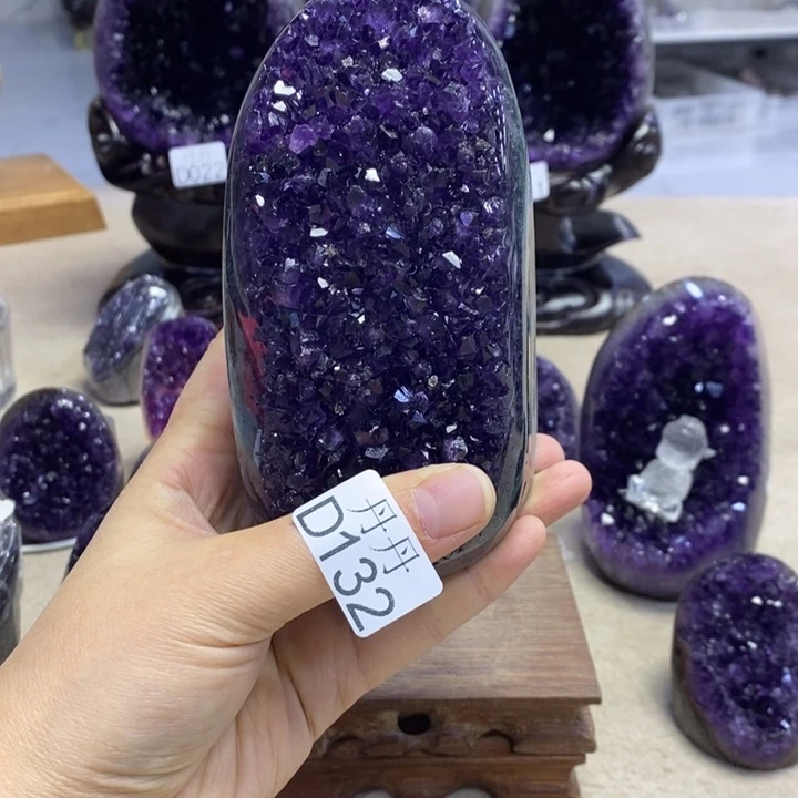 未镶嵌水晶大型摆件（非配饰）