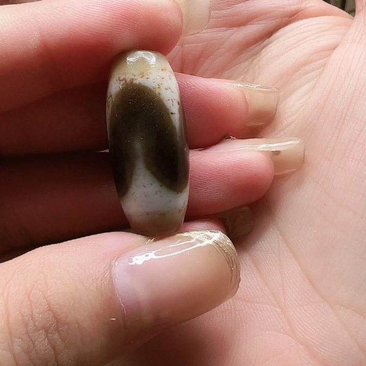 饭***团玛瑙/玉髓颈饰未镶嵌