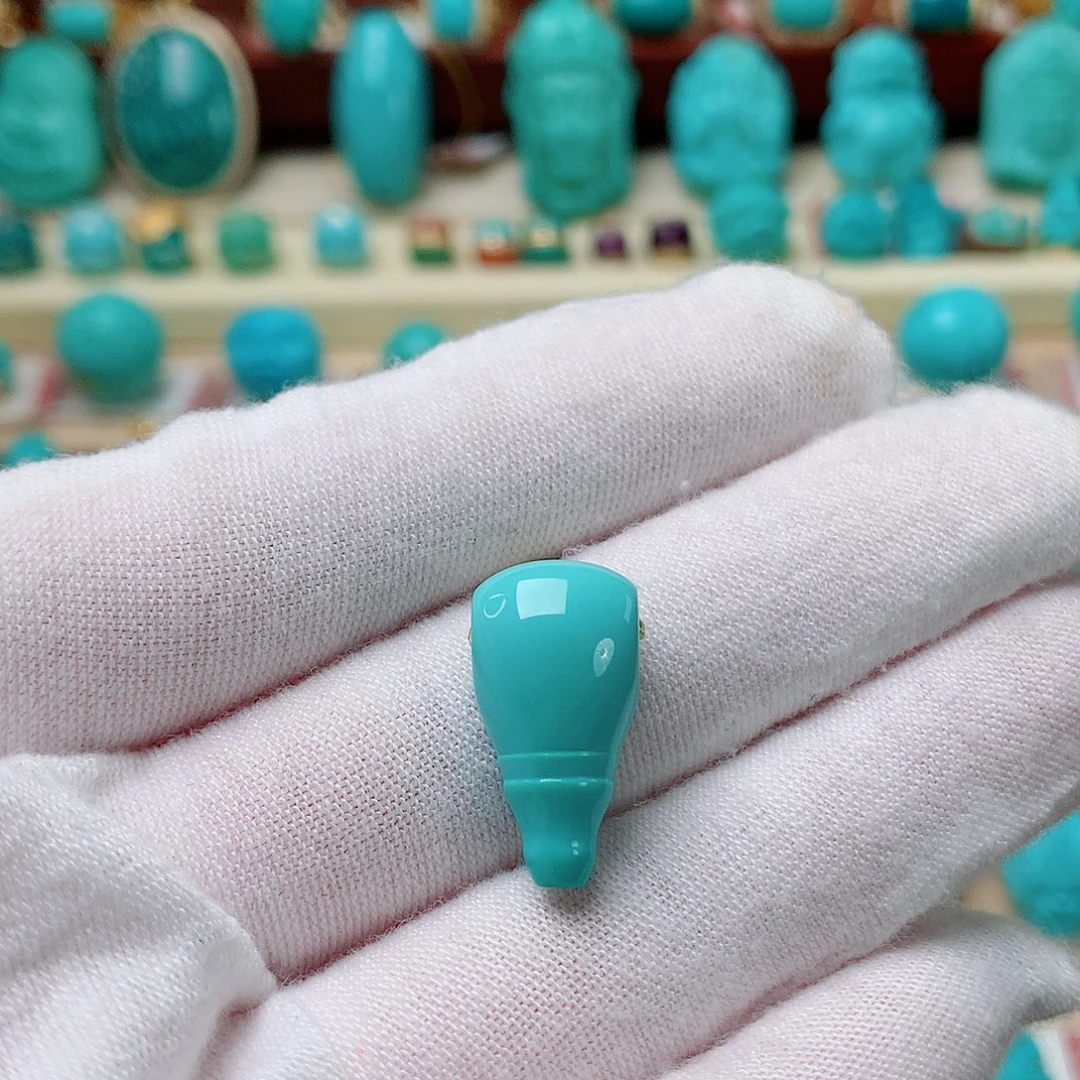 月***电绿松石未镶嵌珠宝半成品