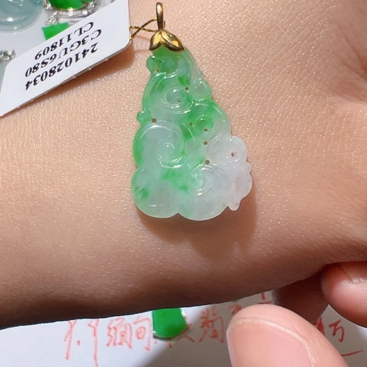 翡翠颈饰18K金镶嵌q翡翠