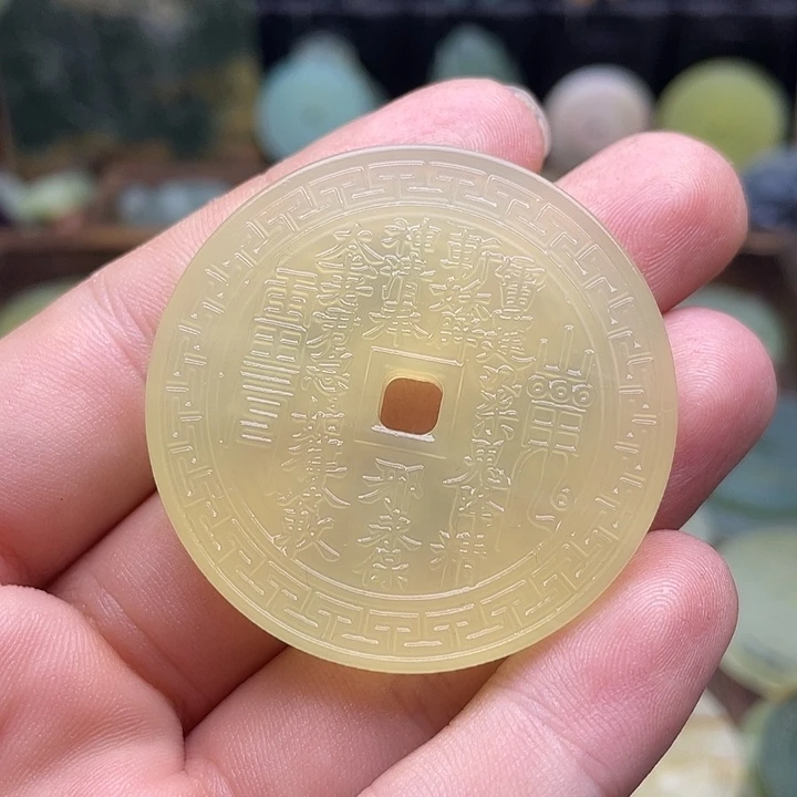 蛇纹石玉挂件未镶嵌