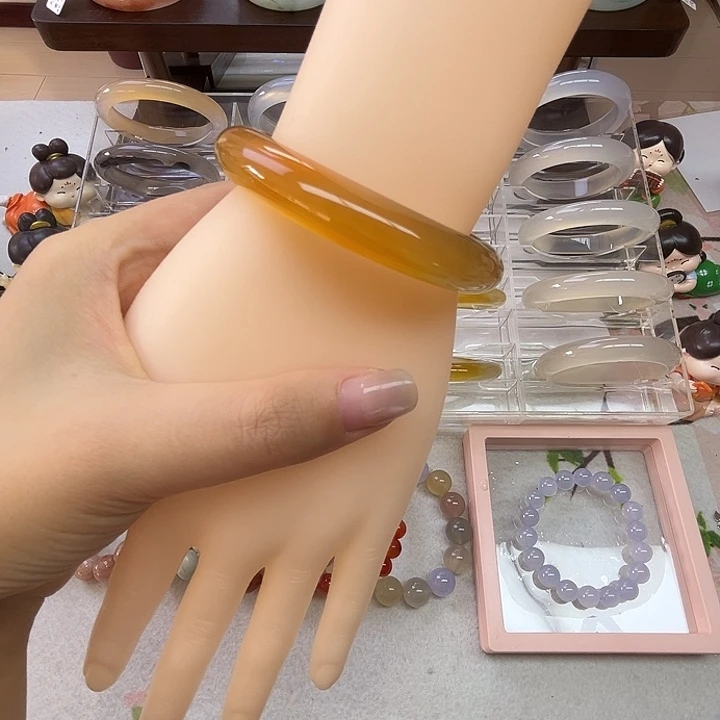 玛瑙/玉髓未镶嵌手镯
