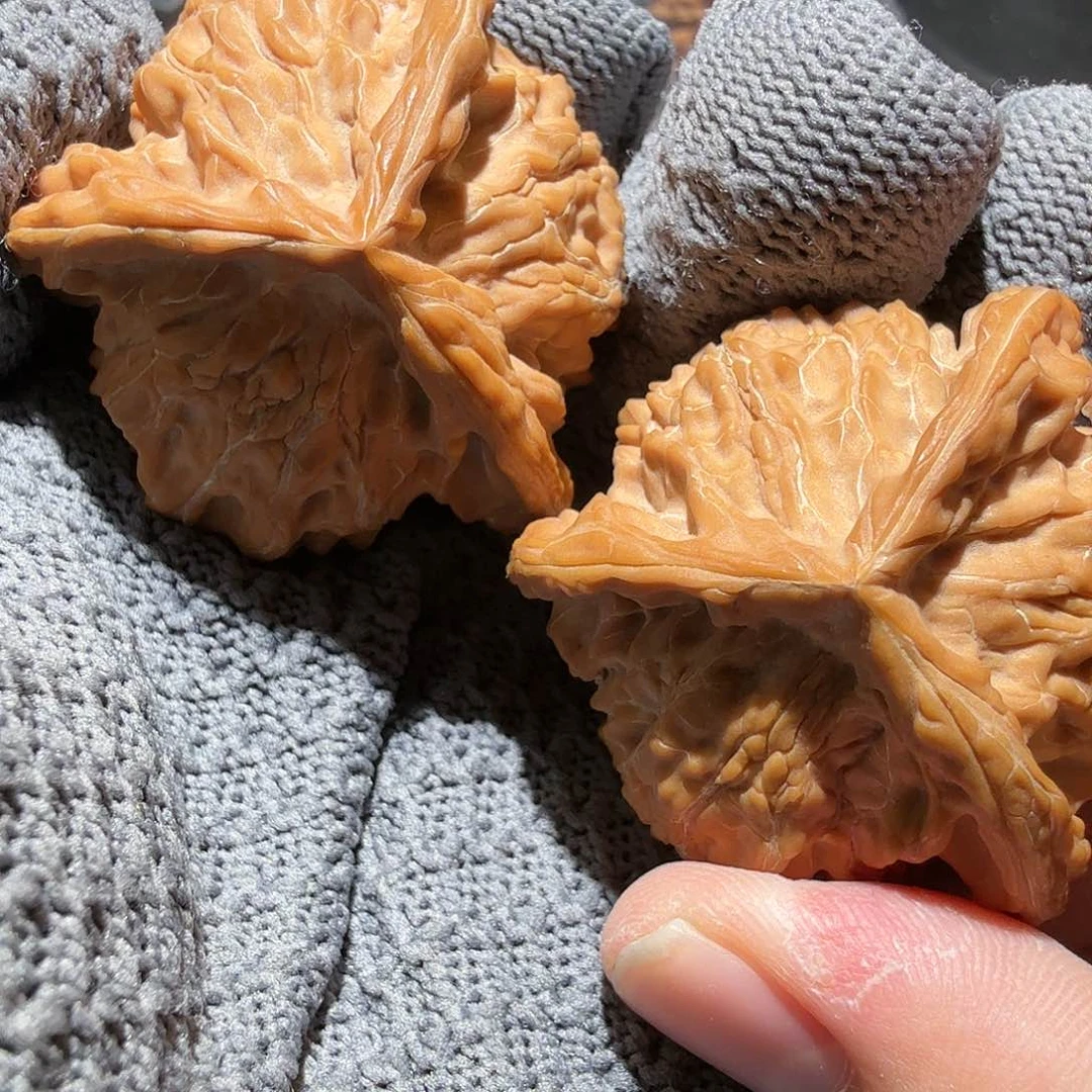 文玩核桃把件盘山奔