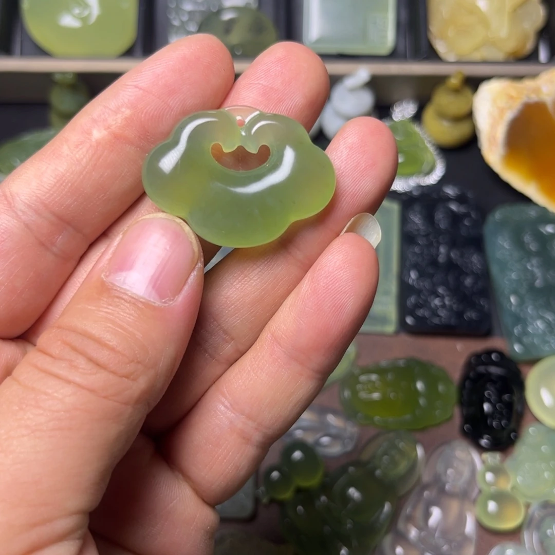 蛇纹石玉未镶嵌吊坠(不含链)