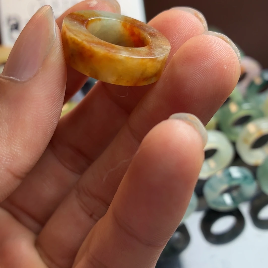 定制翡翠未镶嵌戒指