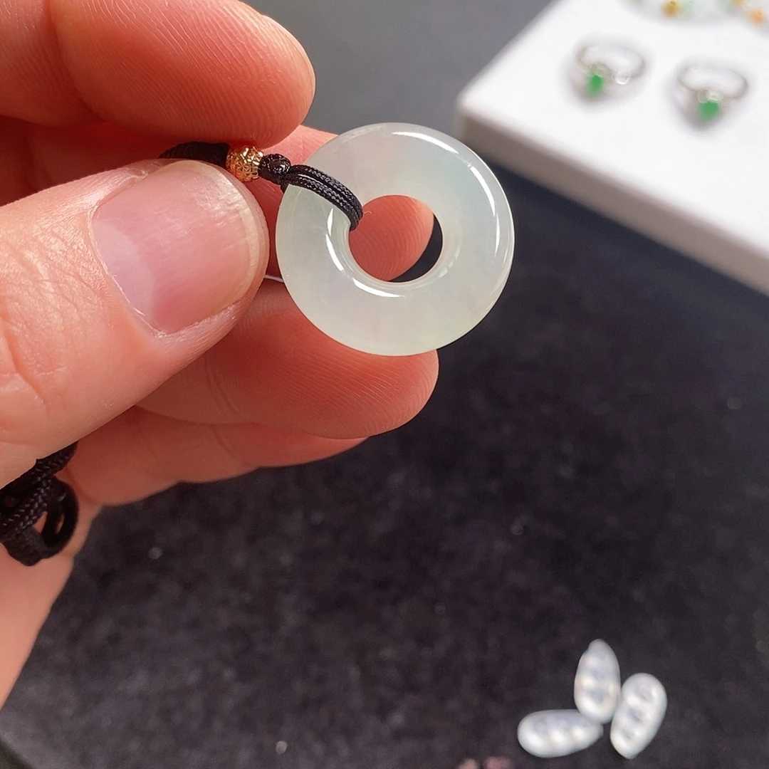 翡翠裸石冰种甜甜圈