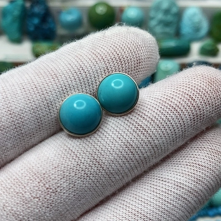 牛***妞绿松石未镶嵌天然原矿 地大质检