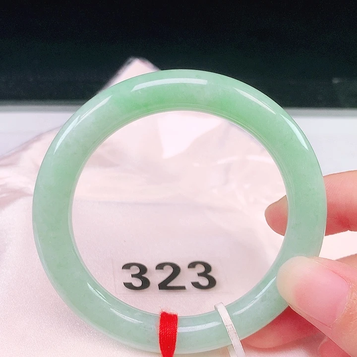 翡翠未镶嵌手镯翡翠