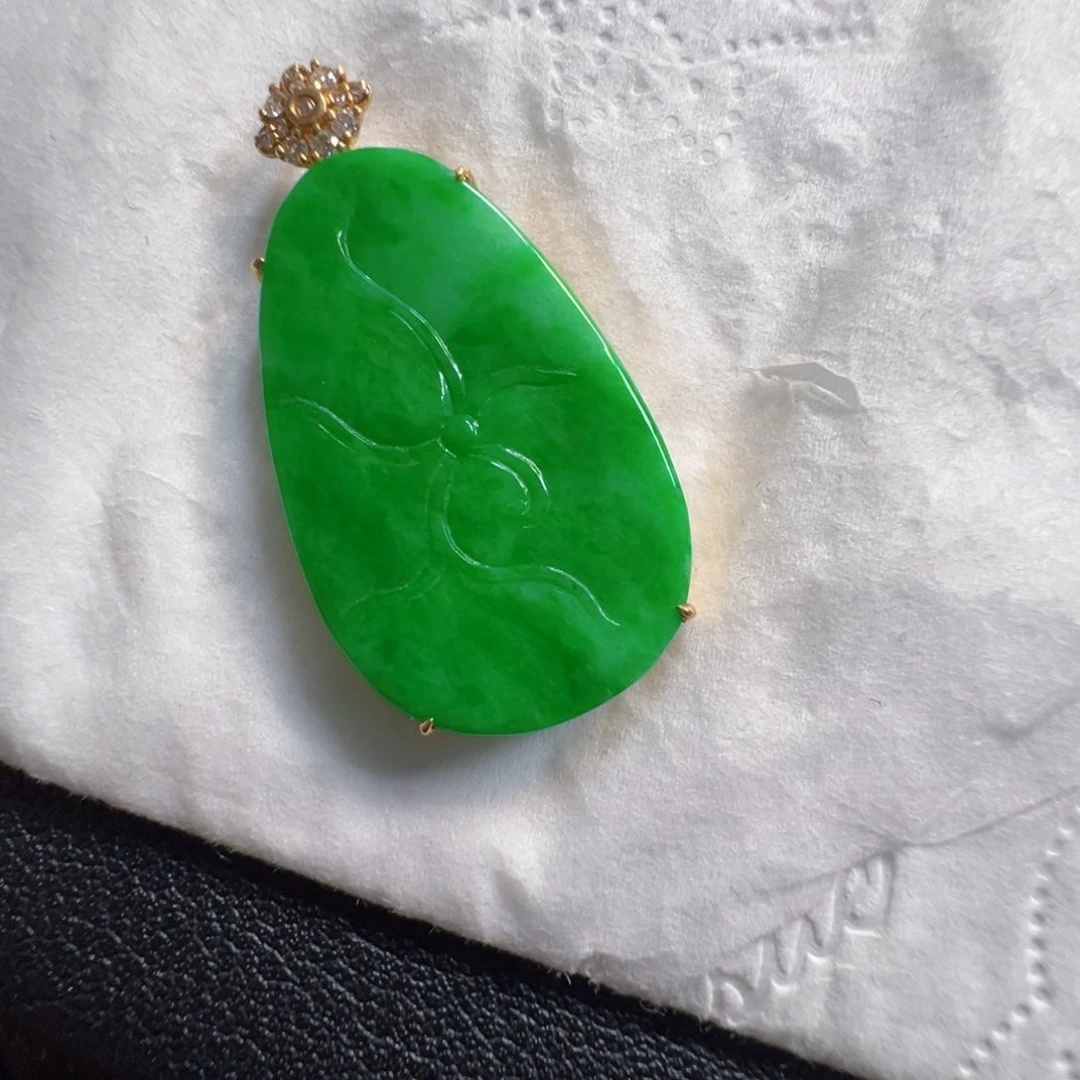 吊坠(不含链)18K金镶嵌翡翠