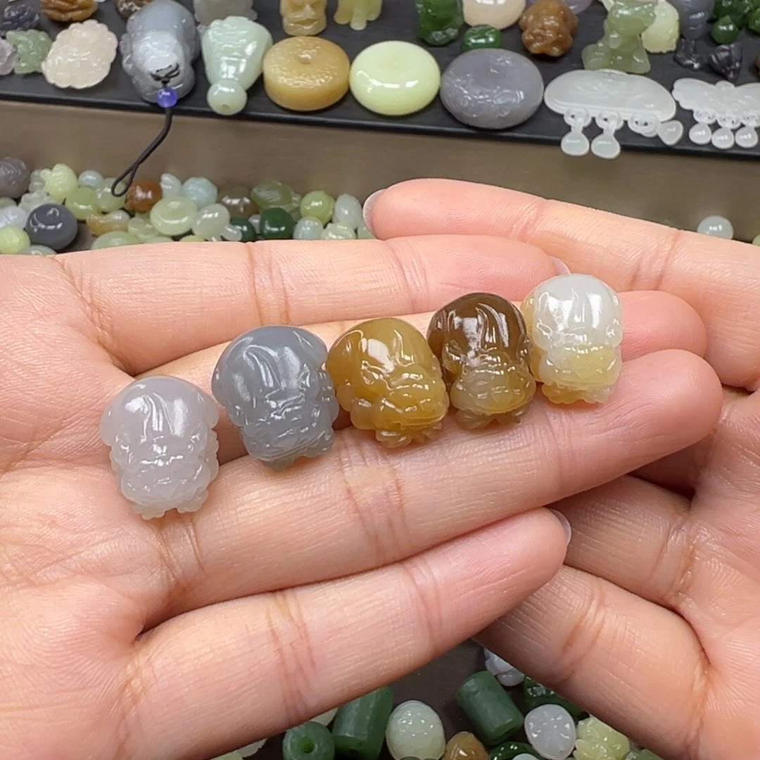 和田玉未镶嵌颈饰150一个多样性发其一