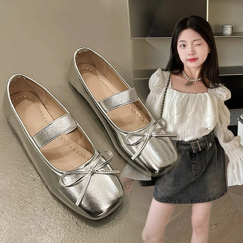 女大童浅口银色单鞋2025春新款女孩软底芭蕾舞鞋复古法式玛丽珍鞋