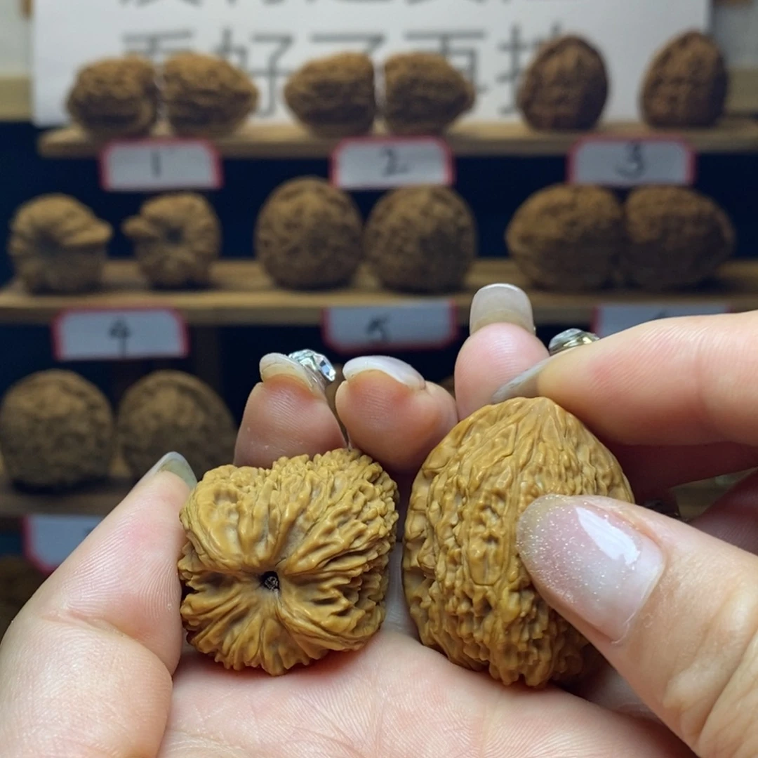 梦***人南疆石文玩核桃小高炮