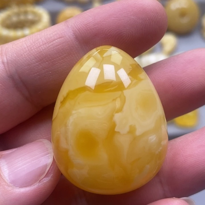 琥珀未镶嵌颈饰吊坠