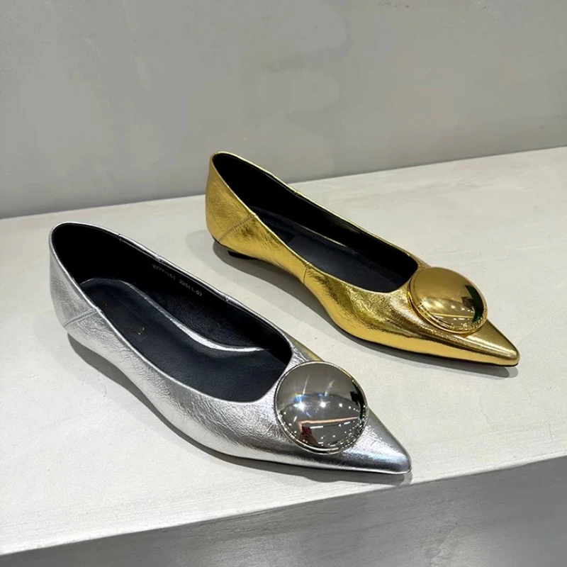 2025早春新款真皮尖头平跟气质百搭单鞋女时尚