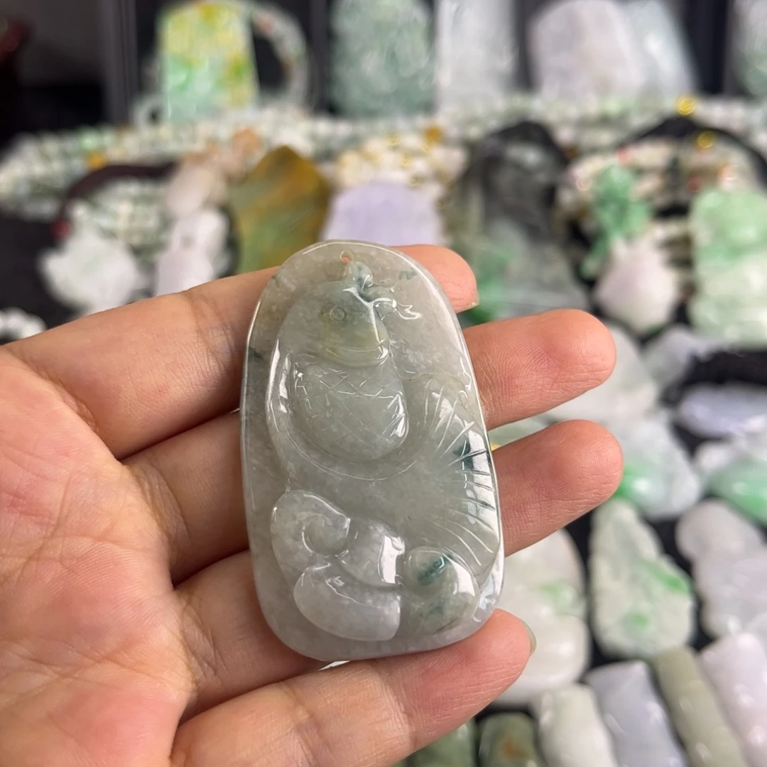 吊坠(不含链)未镶嵌翡翠