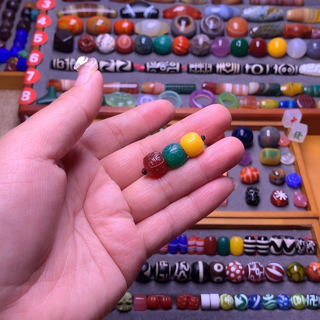 听***雪玛瑙/玉髓未镶嵌颈饰