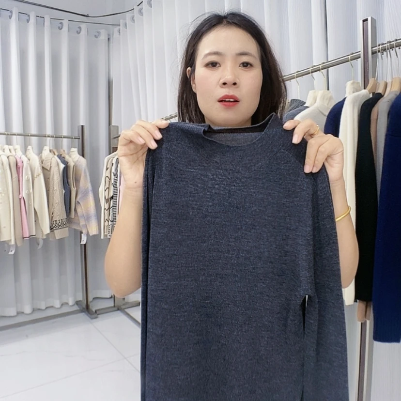 【闪购商品】灰色半高领精纺大码