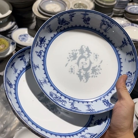 陶瓷7寸深窝盘两个