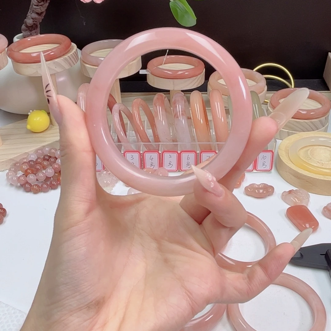 猫***球石英质玉未镶嵌手镯