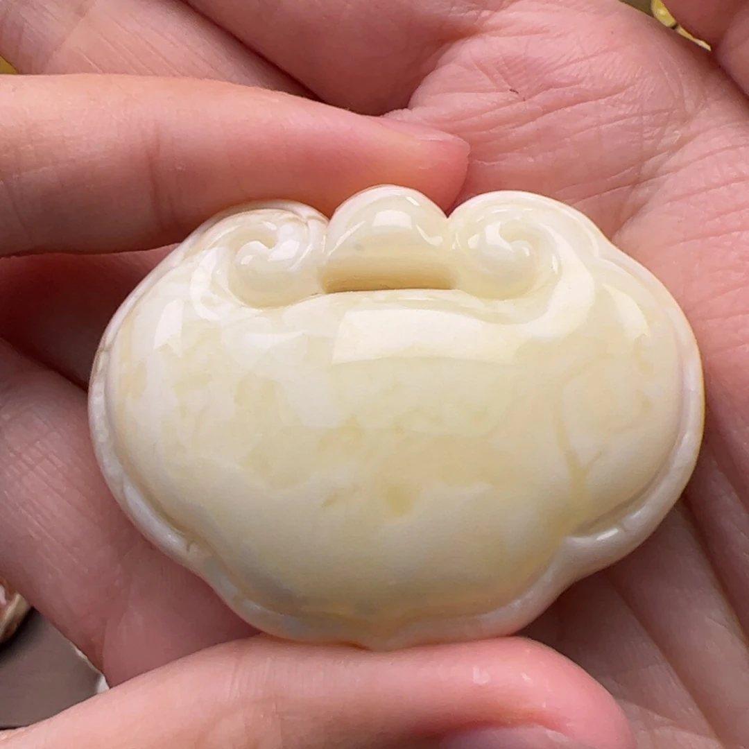 未镶嵌颈饰琥珀鑫**?蜜蜡