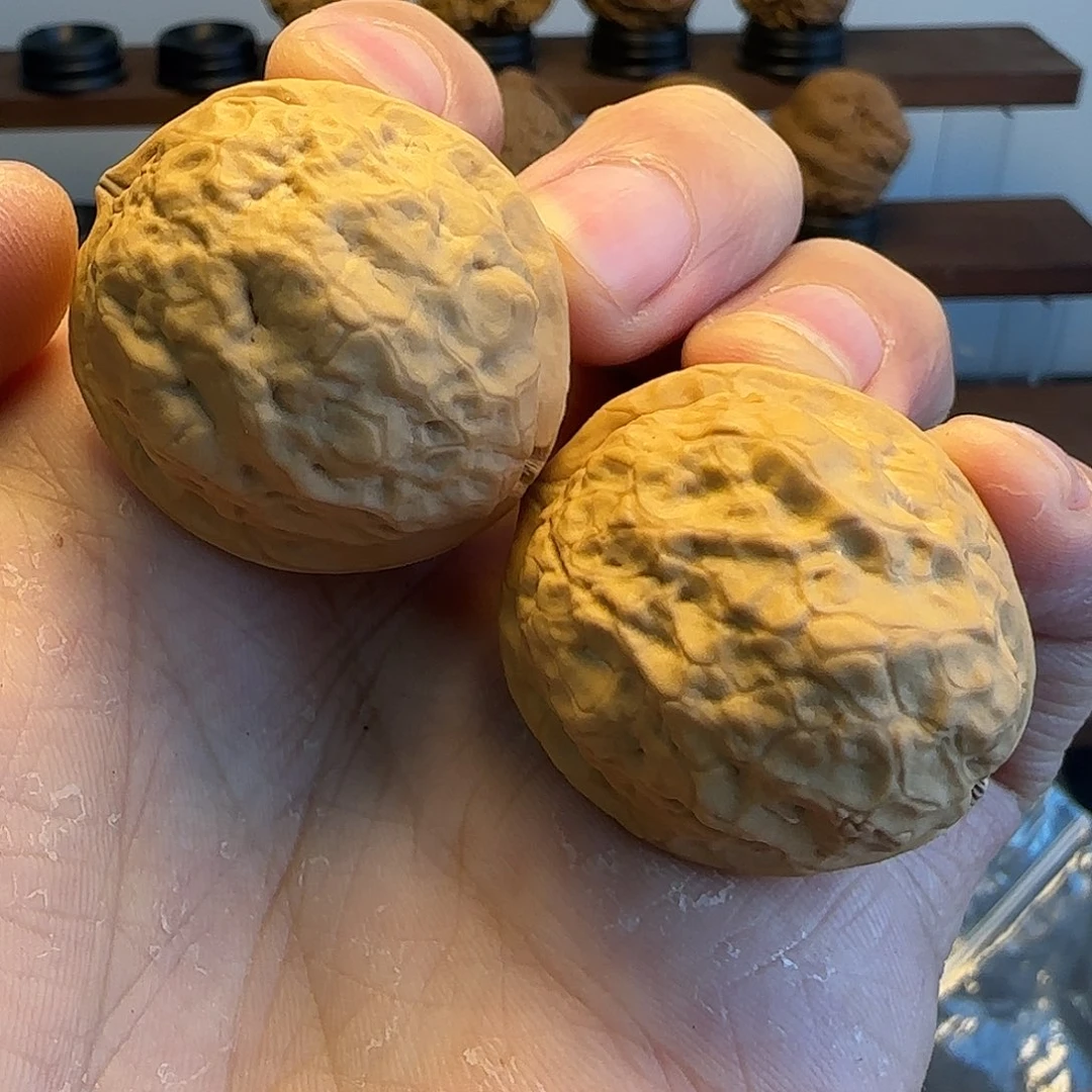 文玩核桃把件@*淡云燕