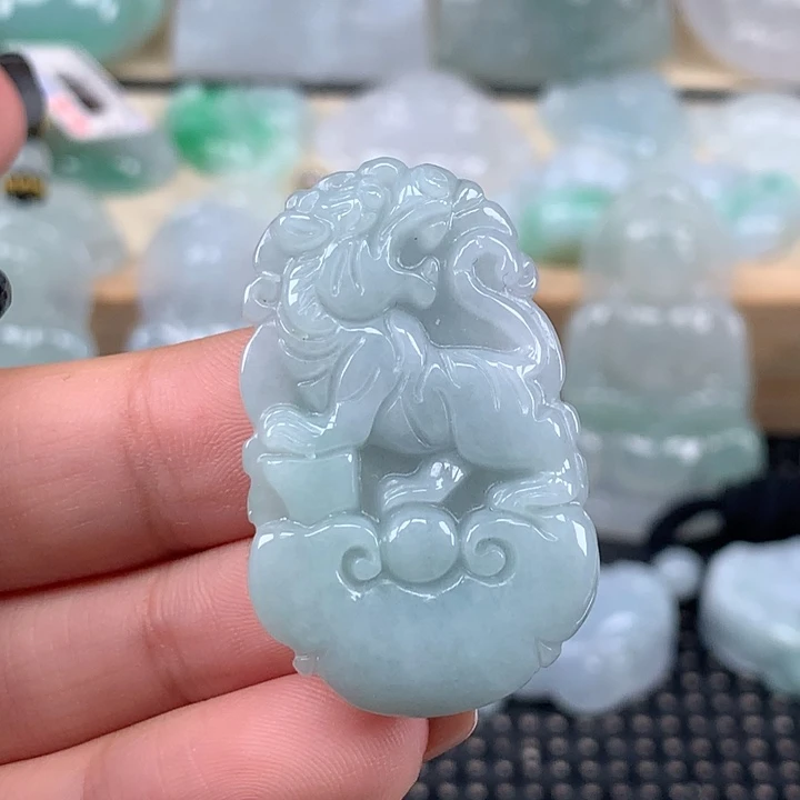 颈饰未镶嵌翡翠虎