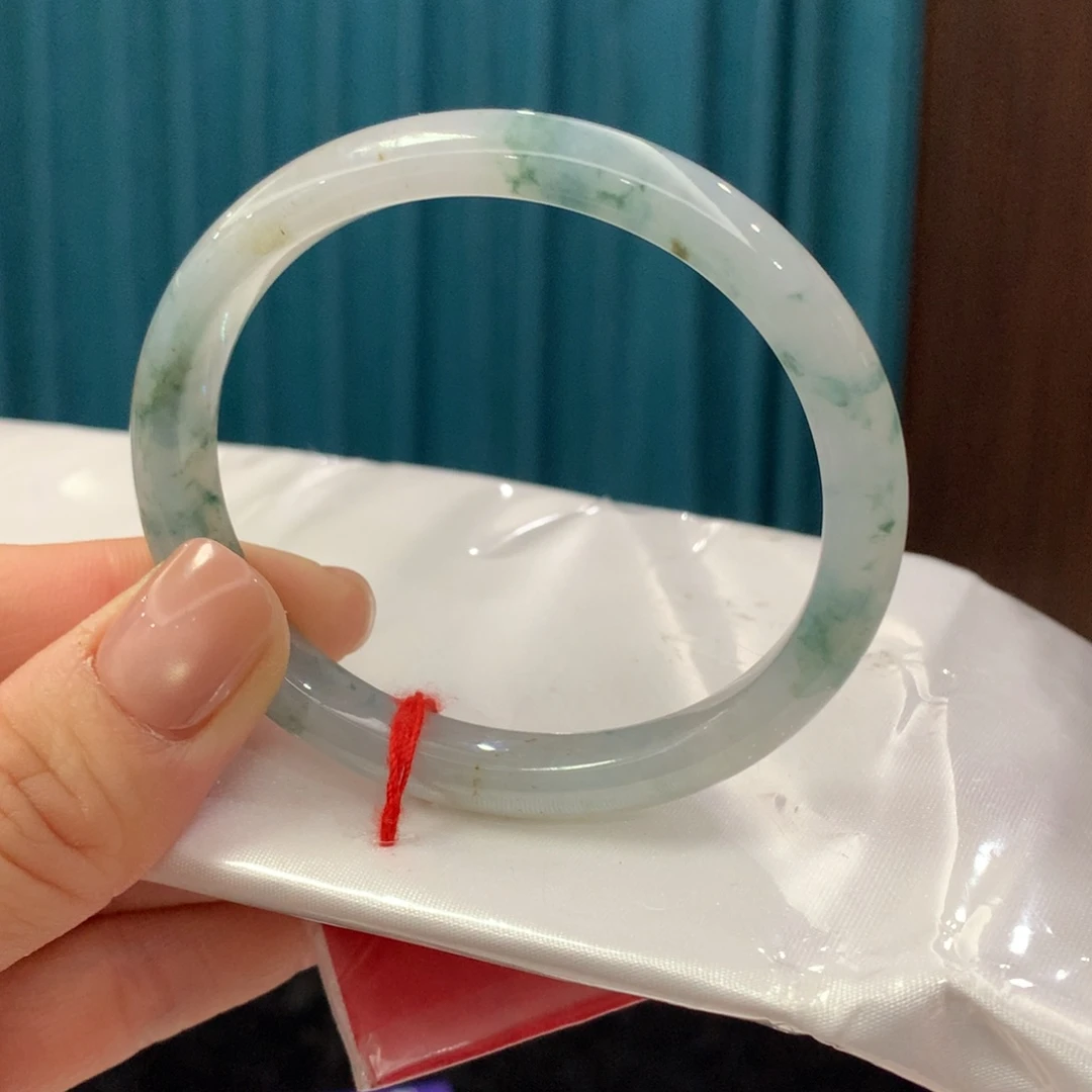 未镶嵌手镯翡翠完美者慎拍 圈口56贵妃