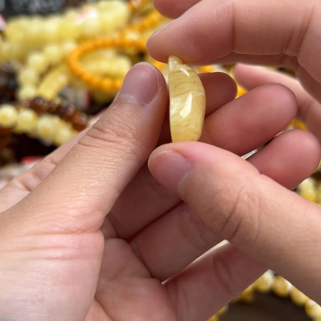 琥珀未镶嵌珠宝奇石