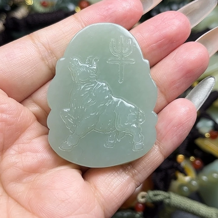 和田玉未镶嵌颈饰双面