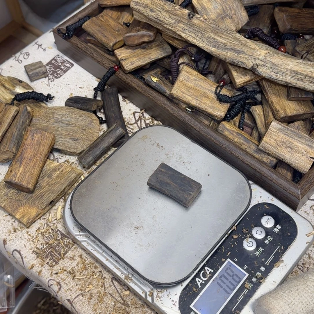 壹***哥沉香沉香碎屑沉水绿棋素牌