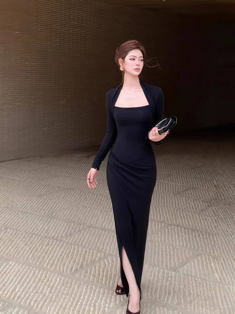 法式时髦长袖褶皱方领连衣裙女2025秋季新款黑色内搭开叉包臀长裙