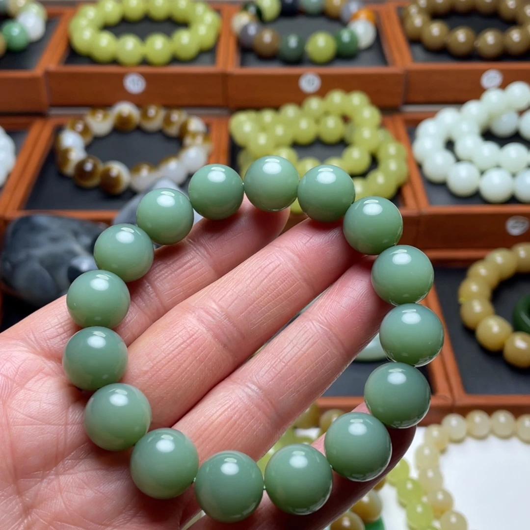 和田玉未镶嵌手串