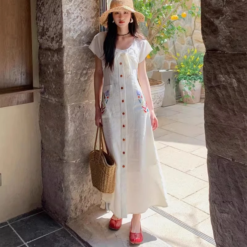 B355法式气质白色单排扣连衣裙女夏季新款小个子大方得体显瘦裙子