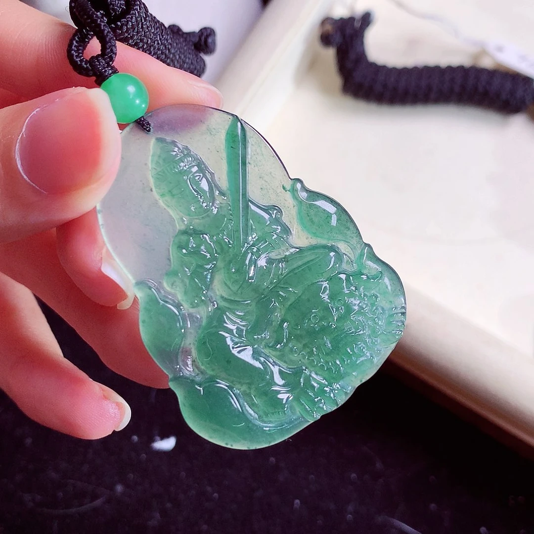 颈饰未镶嵌翡翠天然