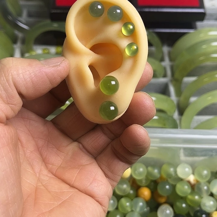 合金蛇纹石玉颈饰