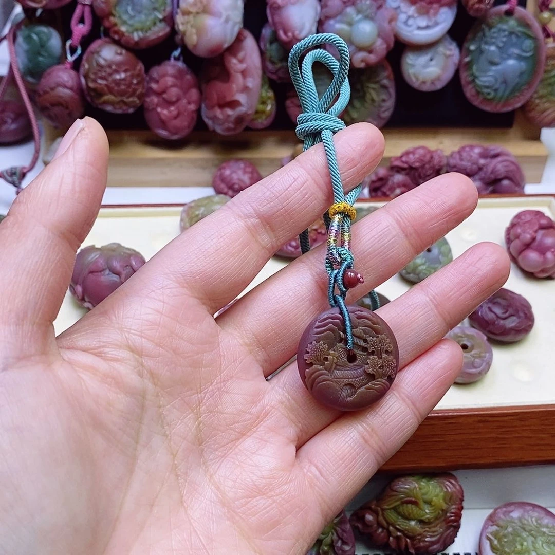 玛瑙/玉髓盐源玛瑙吊坠未镶嵌