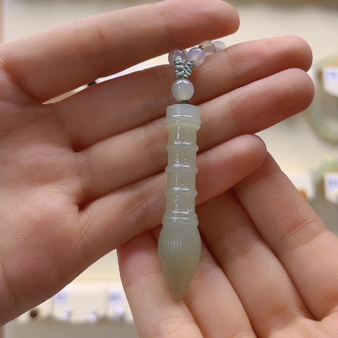 和田玉未镶嵌吊坠(赠链)