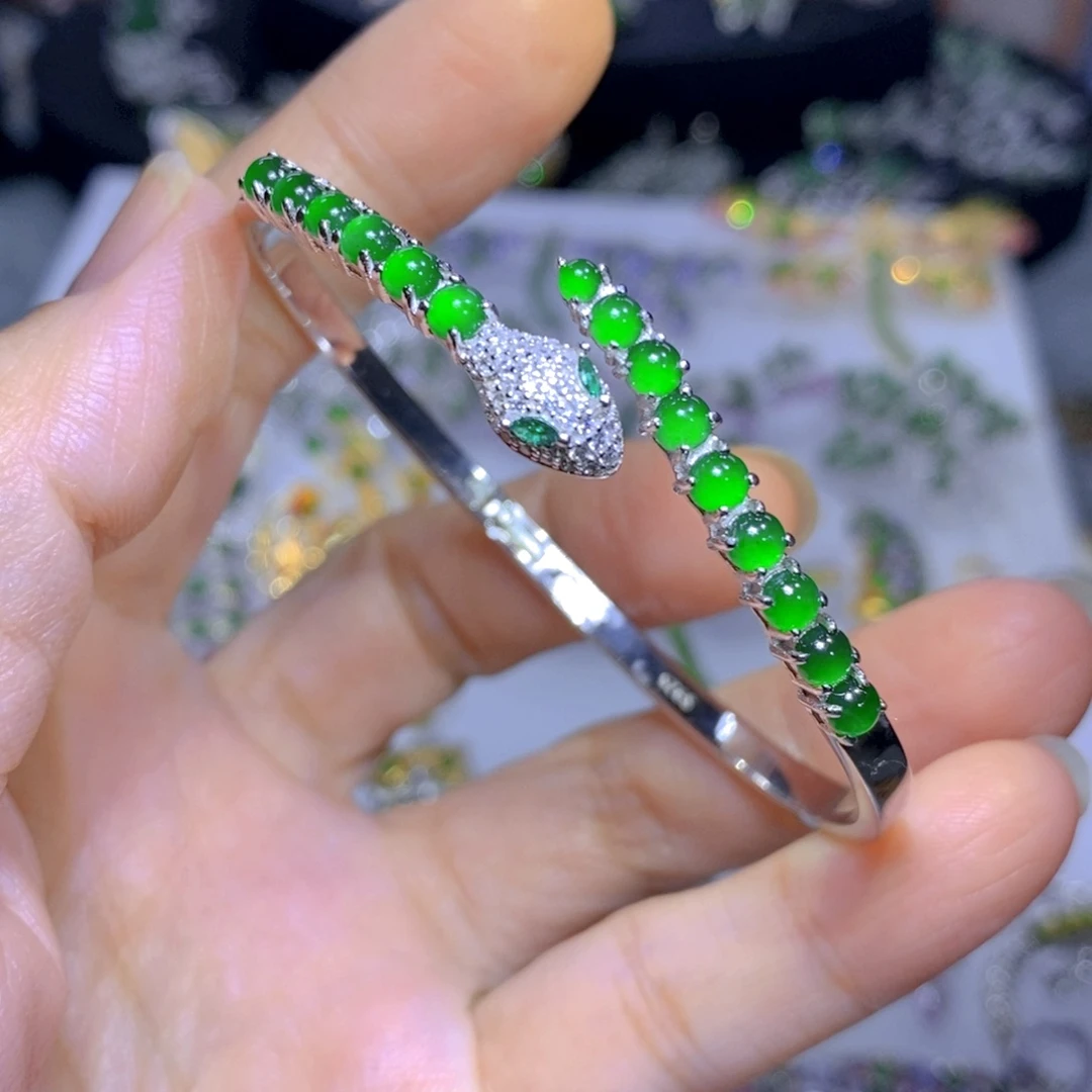 翡翠颈饰银S925镶嵌天然翡翠