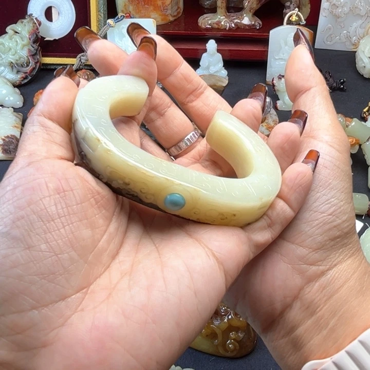 角***哥和田玉未镶嵌挂件