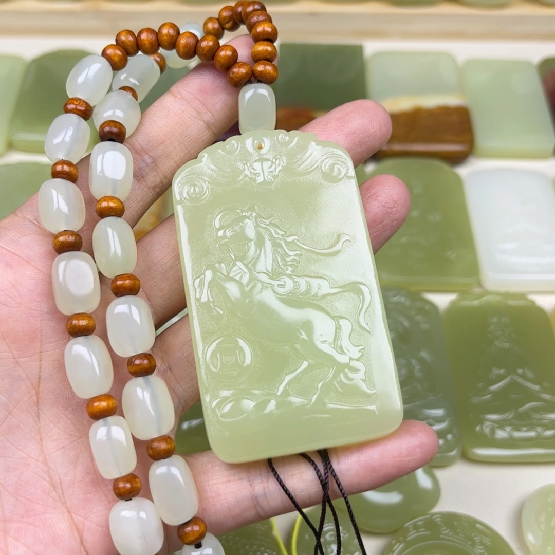 老***玉大版翠色生肖马牌