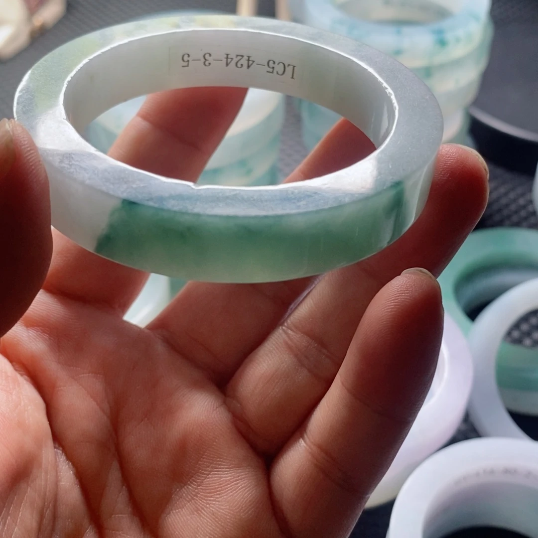 定制翡翠A a未镶嵌九*.