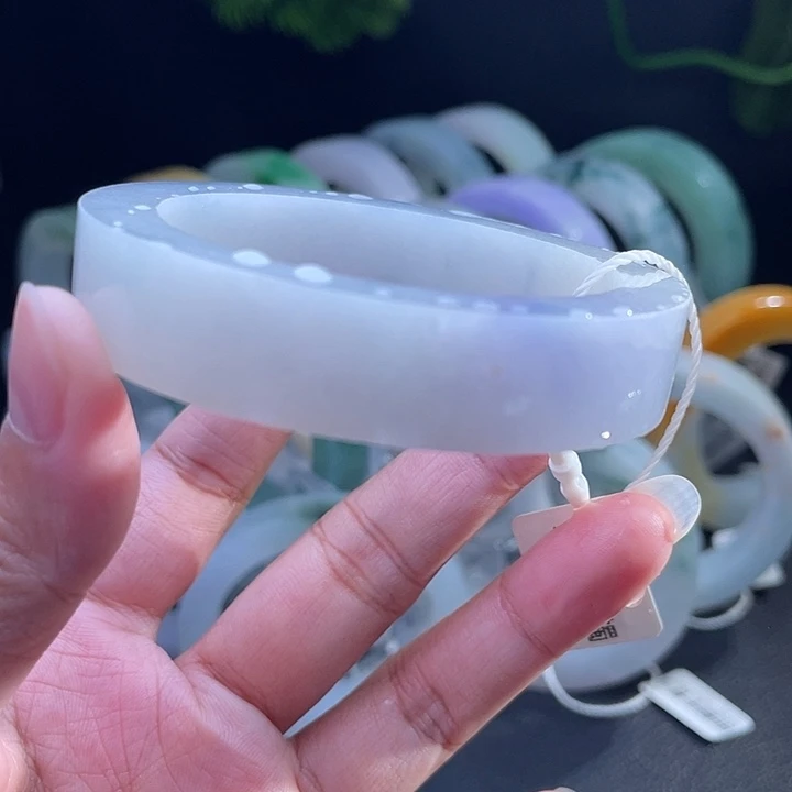 定制翡翠未镶嵌翡翠手镯