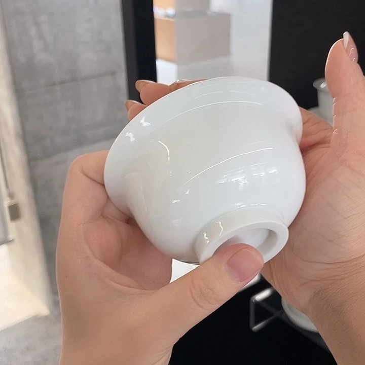 在于如何看待这个社会人小猪佩利