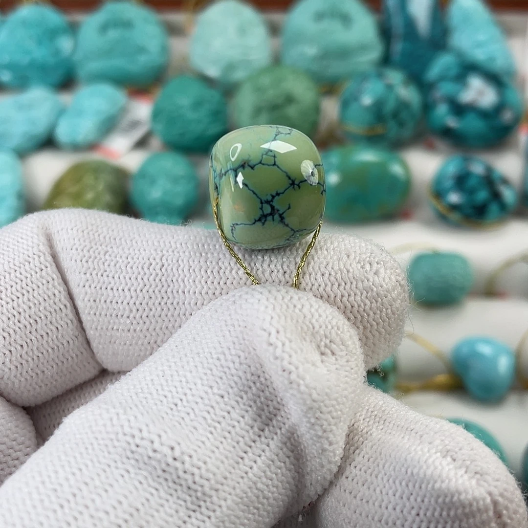 绿松石未镶嵌挂件直径15