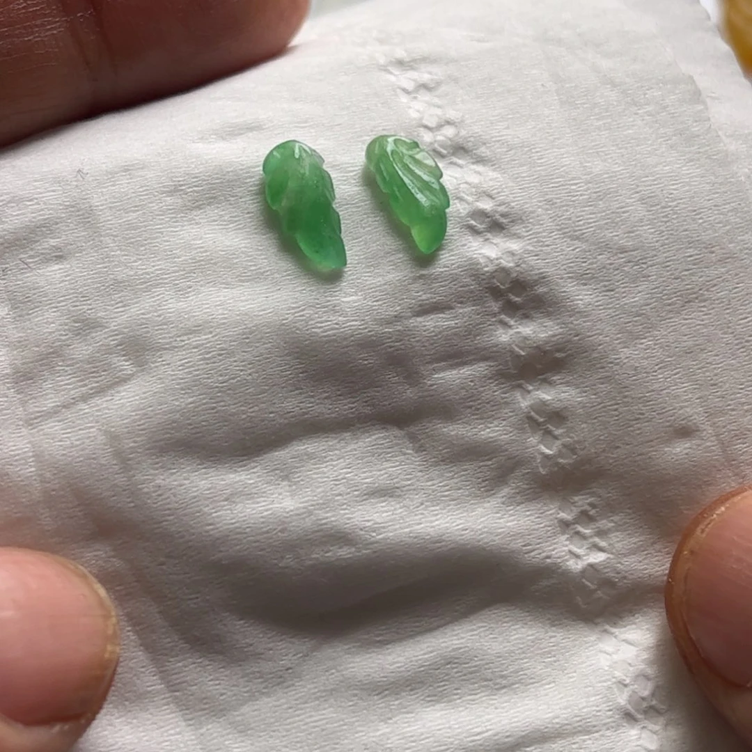 定制翡翠未镶嵌翅膀