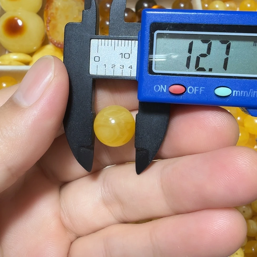 琥珀未镶嵌裸石成品