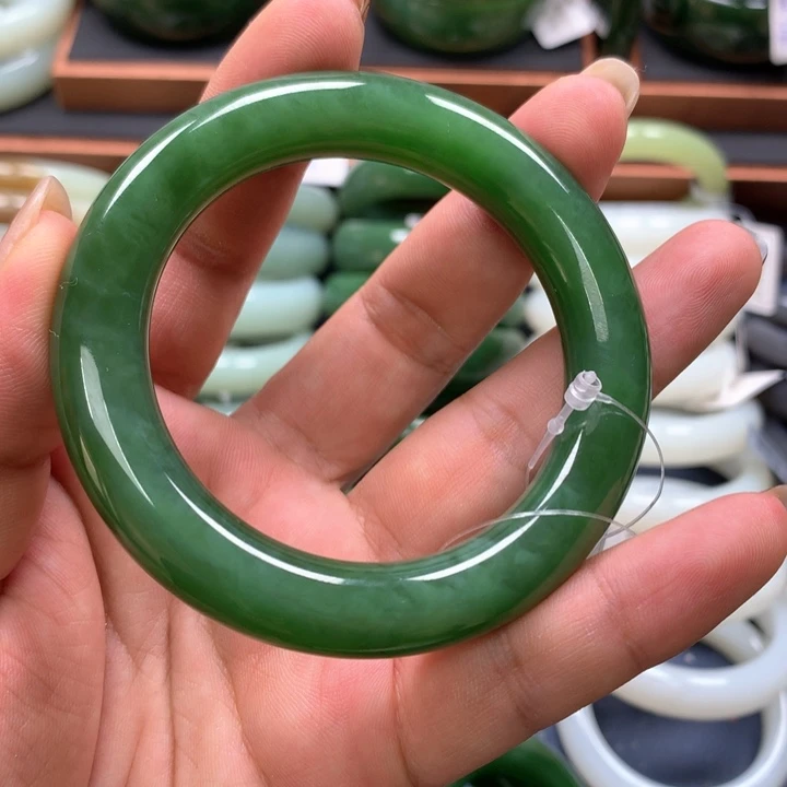 【闪购商品】未镶嵌手镯和田玉（碧玉）