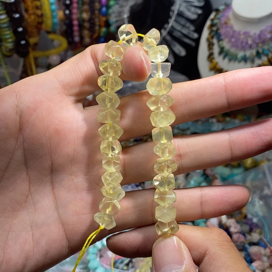 未镶嵌，柠檬黄水晶冲角10mm，石英质玉