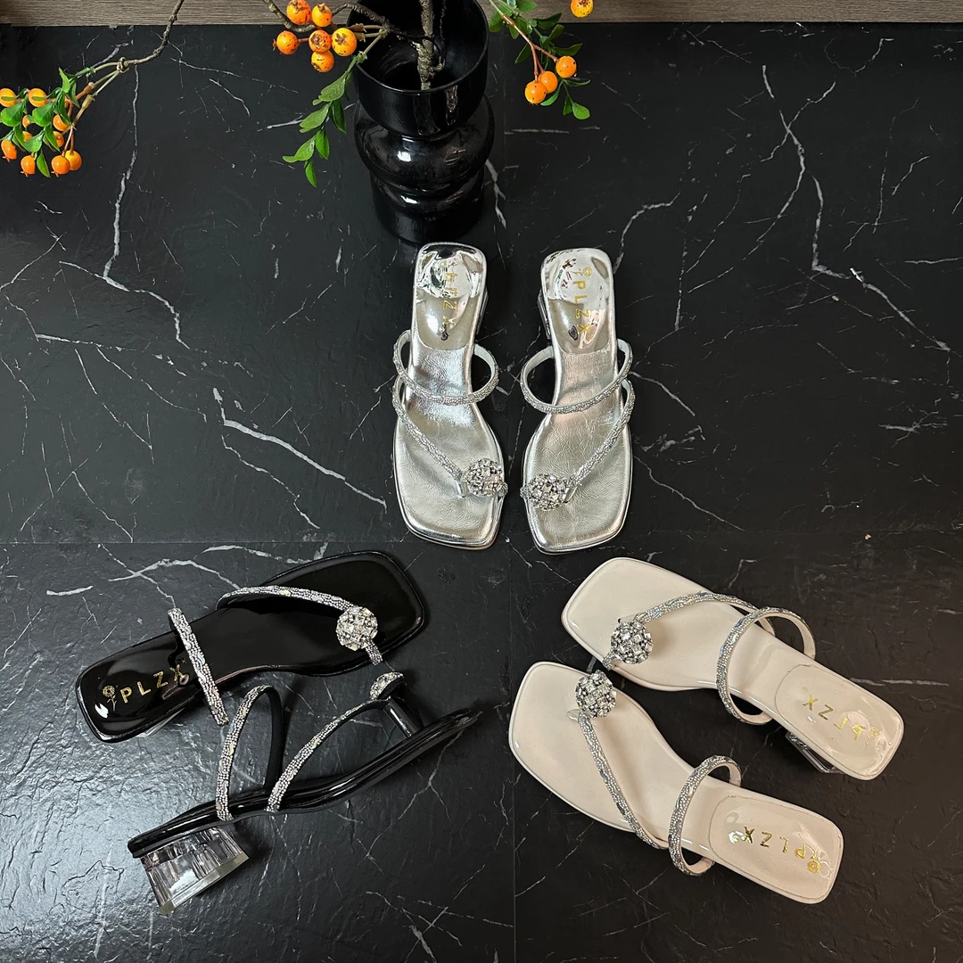 满钻链条套趾水钻鸽子蛋凉拖鞋女外穿粗跟透明水晶跟夹脚高跟拖鞋